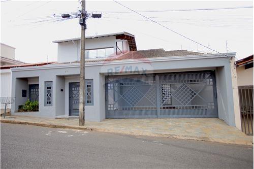 Venda-Casa-Rua José Soraggi , 75  - Veredas da Cidade , Araxá , Minas Gerais , 38182227-870431039-8