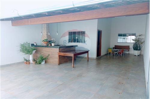 Venda-Casa-Pedro Cunha Filho , 150b  - Jardim Europa V , Araxá , Minas Gerais , 38281864-870621005-7