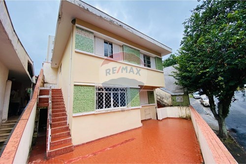 Venda-Casa-Doutor Vicente Risola , 309  - Próximo Pizza na Roça  - São Benedito , Poços de Caldas , Minas Gerais , 37700-260-870361062-10