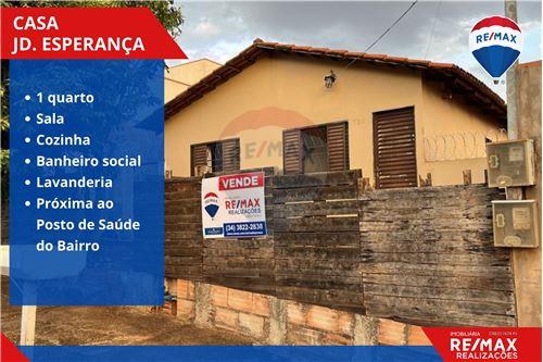 Venda-Casa-Rua Clarimundo da Costa Gontijo , 728  - Próximo ao Posto de Saúde  - Jardim Esperança , Patos de Minas , Minas Gerais , 38703-747-870631009-19