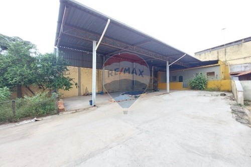 Galpão com escritório disponível para locação no Bairro Betânia