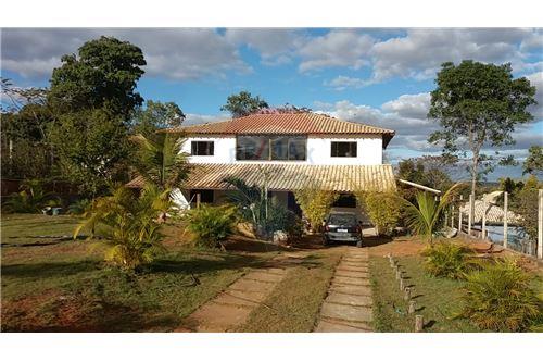 Venda-Casa de Condomínio-Rua oito , 94  - perto ca caixa d'agua  - Centro , Capim Branco , Minas Gerais , 35730970-870411008-36