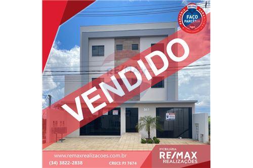 Venda-Apartamento-Rua Anicésio Gonçalves Caixeta , 367  - Campos Elíseos , Patos de Minas , Minas Gerais , 38706276-870631001-41