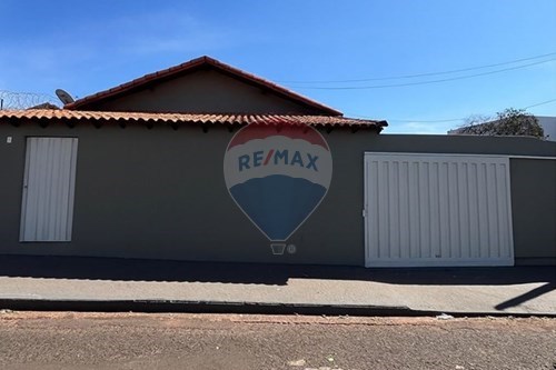 Venda-Casa-Rua Joaquim Antônio de Moraes , 556  - Próximo ao Supermercado Real  - Alcides Junqueira , Ituiutaba , Minas Gerais , 38304110-870771001-26