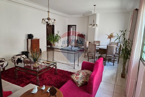 Venda-Casa-Alameda Luiz Suzigan , 312  - Próximo ao Pátio Vinhedos  - Jardim Karaíba , Uberlândia , Minas Gerais , 38411-214.-870381039-4