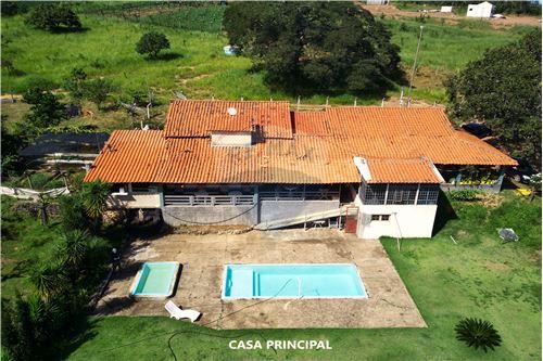 For Sale-Farm-Fazenda Limeira , 0  - Centro , Ibiá , Minas Gerais , 38950000-870431045-2