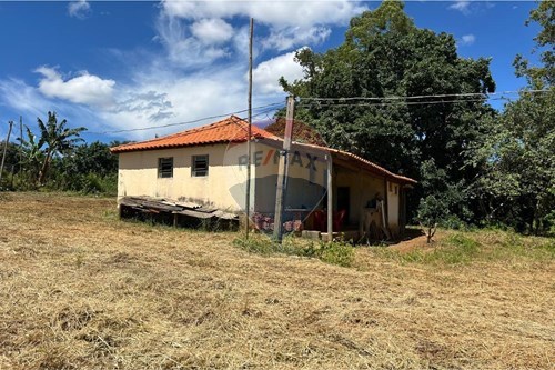 Venda-Chácara / Sítio / Fazenda-Avenida Prefeito Aracely de Paula , 1710  - Centro , Araxá , Minas Gerais , 38184023-870431004-128