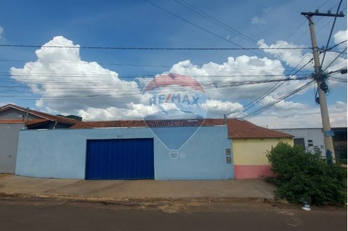 Alugar-Casa-Rua Oswaldo Rodrigues Pereira , 286  - Esquina c/ R. Antônio Tome de Resende  - Centro , Perdizes , Minas Gerais , 38170000-870431028-50
