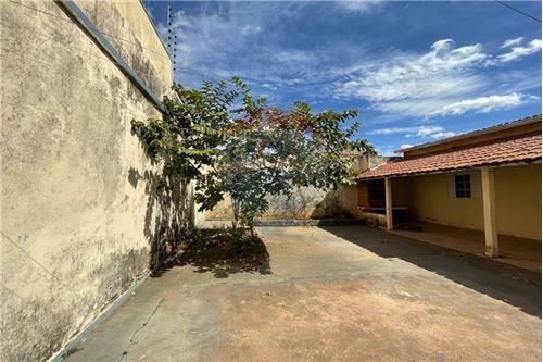 For Sale-House-Maria Alves Severiano , 74  - Alto Umuarama , Uberlândia , Minas Gerais , 38405382-870581002-54