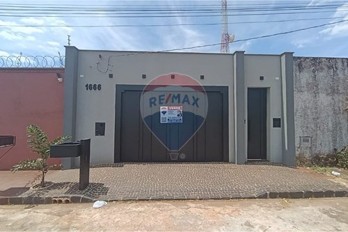 Venda-Casa-Rua Alvarenga Peixoto , 1666  - Em frente ao portão da AABB  - Independência , Ituiutaba , Minas Gerais , 38304266-870771001-34