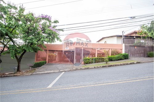 Venda-Casa-Rua Cônsul Robert Levy , 49  - Próximo a escola Santo Tomás de Aquino  - São Bento , Belo Horizonte , Minas Gerais , 30350710-870371017-6