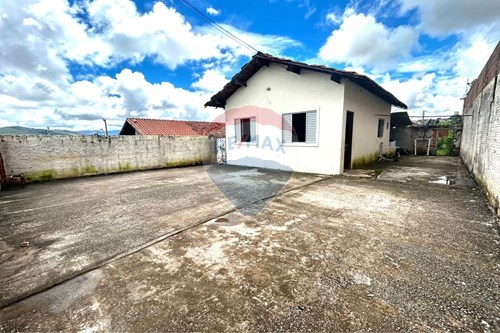 Venda-Casa-Rua Benedito Cirilo Júnior , 31  - Próximo ao Poliesportivo  - Parque São Sebastião , Poços de Caldas , Minas Gerais , 37706610-870361071-14