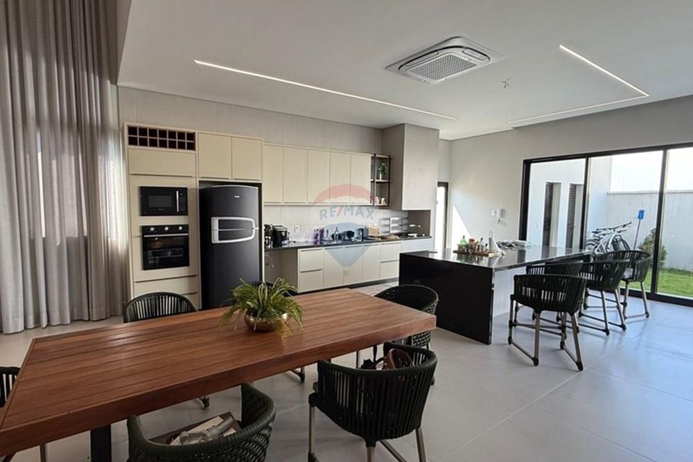 Casa de Condomínio - Venda - Caratinga , Minas Gerais - WhatsApp Image 2025-12-03 at 09.51.34 (3).jpeg - Cozinha da sala de estar - 870711005-17