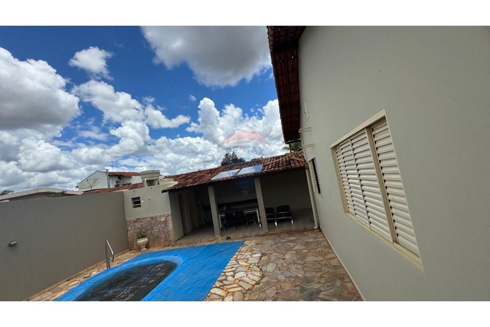 Casa - Venda - Pompéu , Minas Gerais - 7f618c4e-6a91-4243-9430-8cc9f2f8f11c.jpeg - 870241024-80