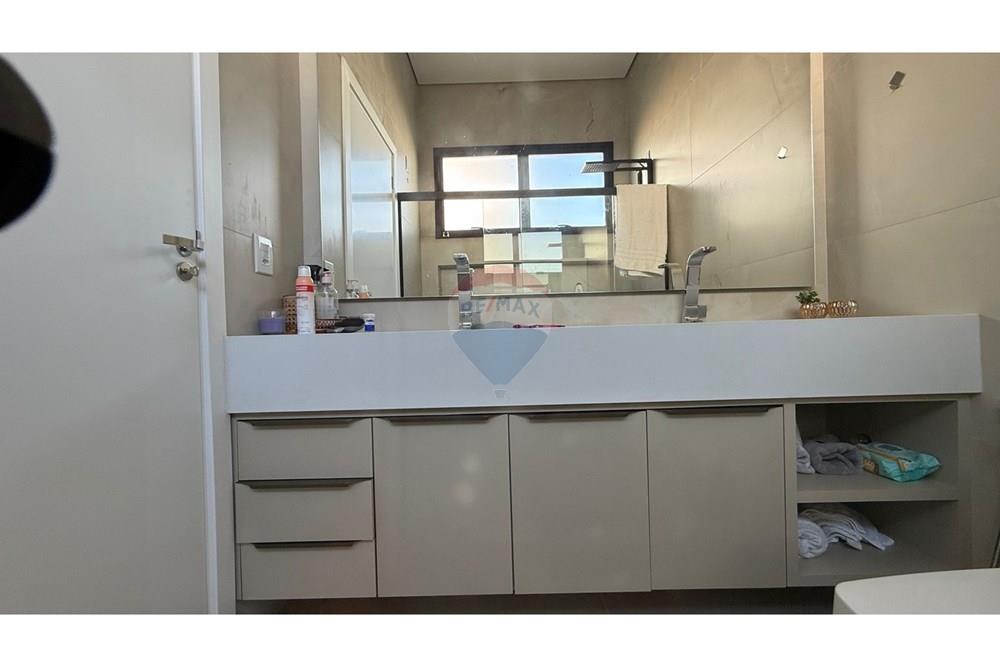 Casa de Condomínio - Venda - Caratinga , Minas Gerais - WhatsApp Image 2025-12-03 at 09.50.23 (1).jpeg - Banheiro - 870711005-17