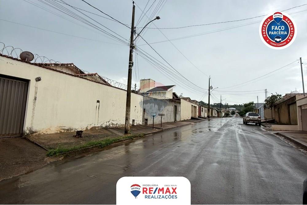 Casa - Venda - Patos de Minas , Minas Gerais - ENDOSSO DE VENDA - CASA MONJOLO SIMONE.jpg - 870631011-70