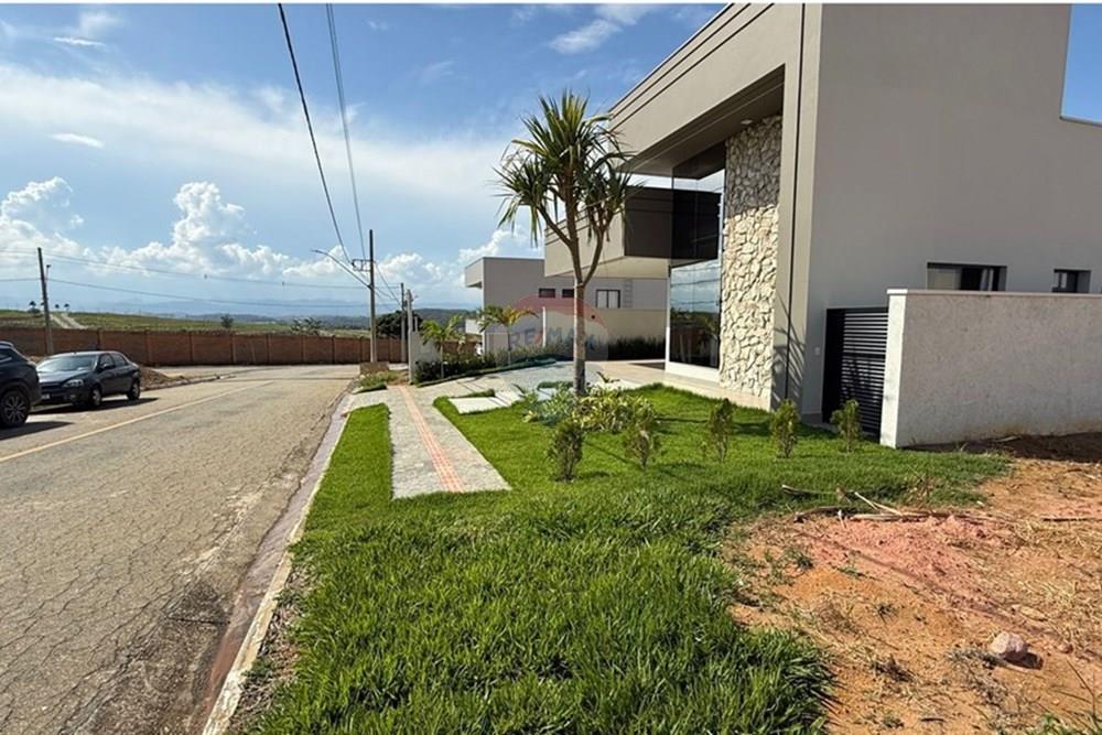 Casa de Condomínio - Venda - Caratinga , Minas Gerais - WhatsApp Image 2025-12-03 at 09.51.32 (2).jpeg - Garagem - 870711005-17