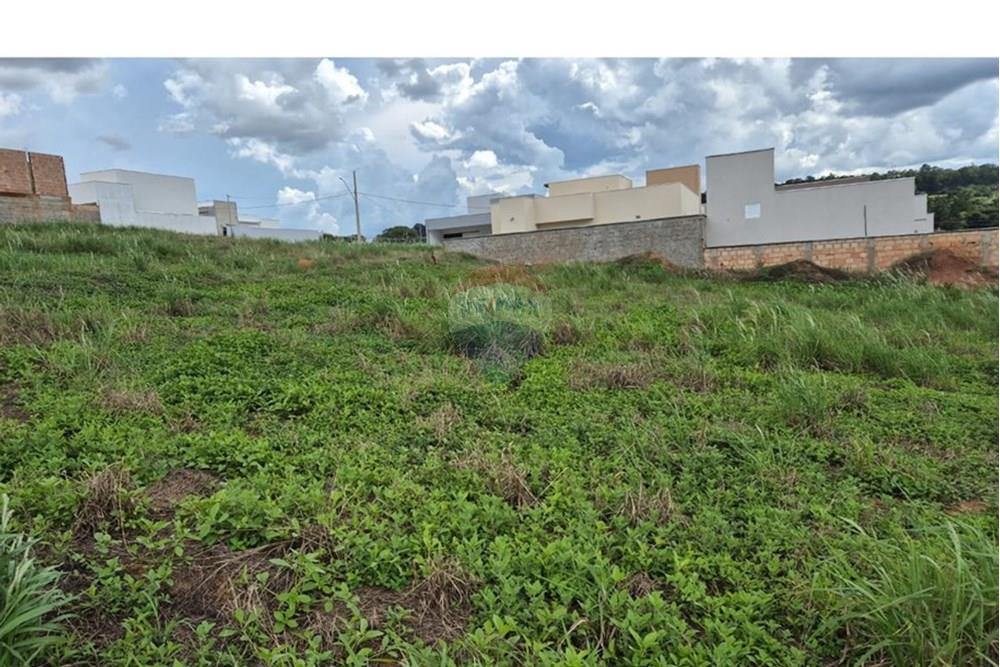 Terreno - Venda - Araxá , Minas Gerais - RODRIGO 3.jpeg - Quintal - 870431054-9