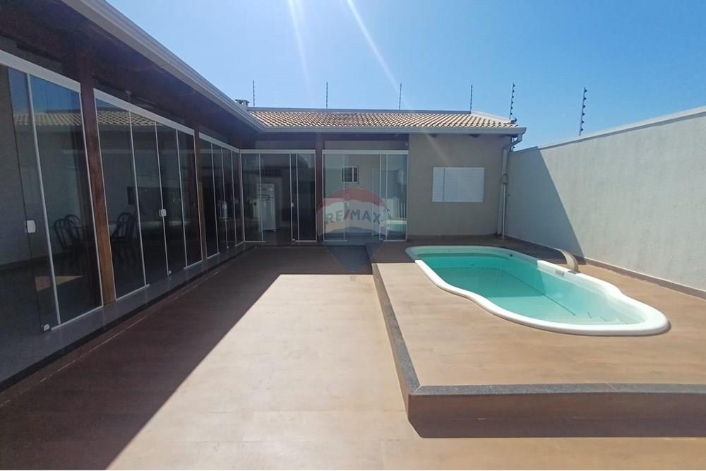 Mieszkaniowa - Dom kilkupoziomowy - Araguari , Minas Gerais - BR - WhatsApp Image 2025-08-04 at 09.49.18.jpeg - 870441024-10