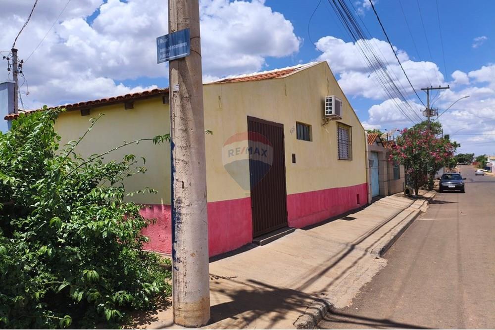 Casa - Alugar - Perdizes , Minas Gerais - WhatsApp Image 2025-12-01 at 09.52.43 (2).jpeg - Sala de trabalho - 870431028-50