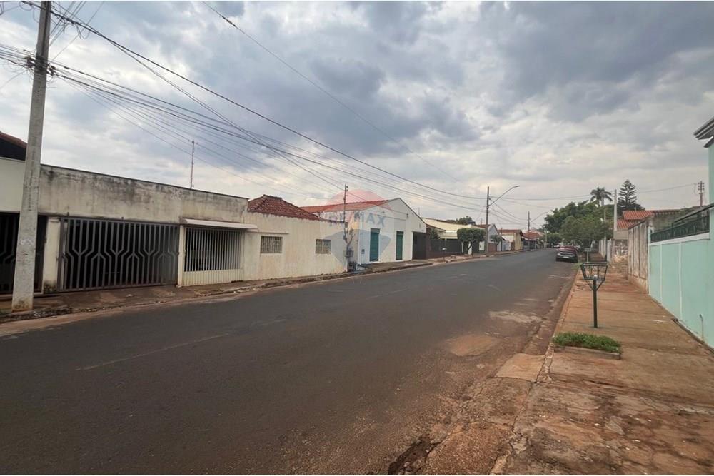 Ponto Comercial/ Loja - Alugar - Ituiutaba , Minas Gerais - IMG-20251007-WA0018.jpg - 870771008-4