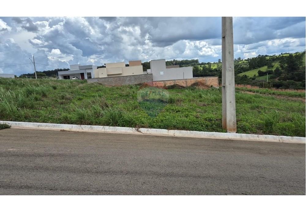 Terreno - Venda - Araxá , Minas Gerais - RODRIGO 4.jpeg - Quintal - 870431054-9