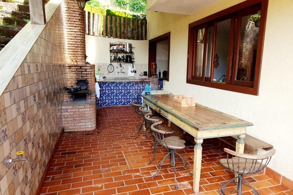 Casa de Condomínio - Venda - Nova Lima , Minas Gerais - Foto casa lateral esquerda cozinha externa forno e fogão de Lenha.jpeg - Área Gourmet - 870241097-27