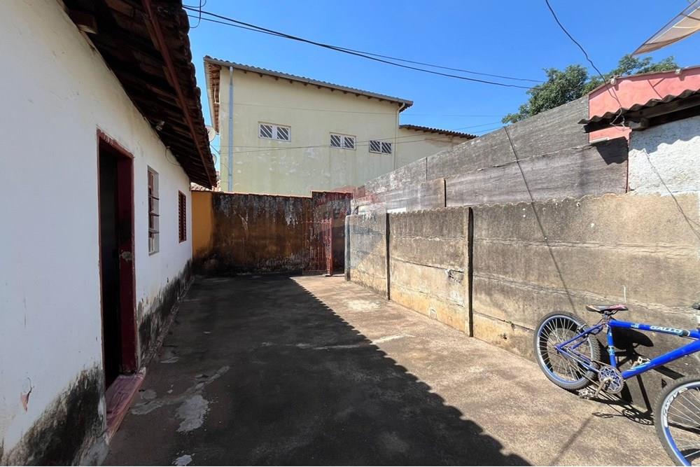 Casa - Venda - Araxá , Minas Gerais - Imóvel Silvana 14.jpeg - Quintal - 870431063-2