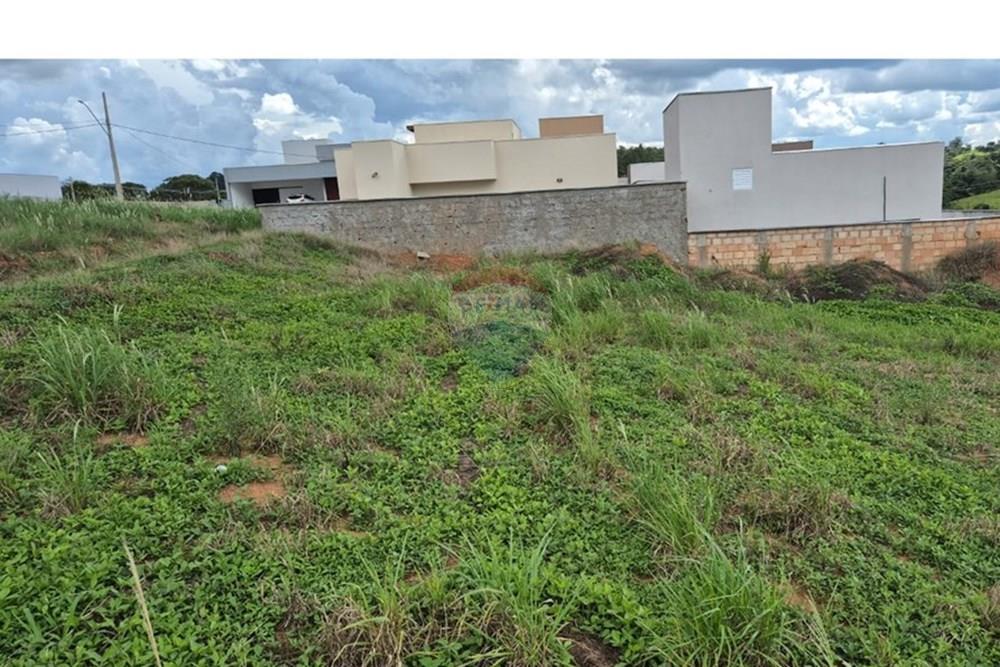 Terreno - Venda - Araxá , Minas Gerais - RODRIGO 5.jpeg - Quintal - 870431054-9