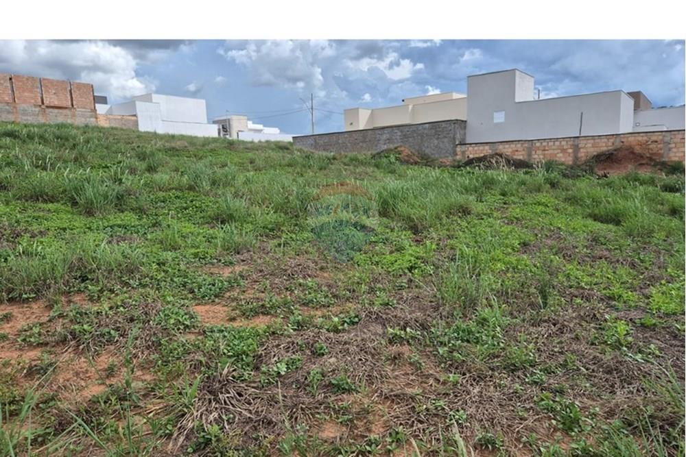 Terreno - Venda - Araxá , Minas Gerais - RODRIGO 12.jpeg - Quintal - 870431054-9