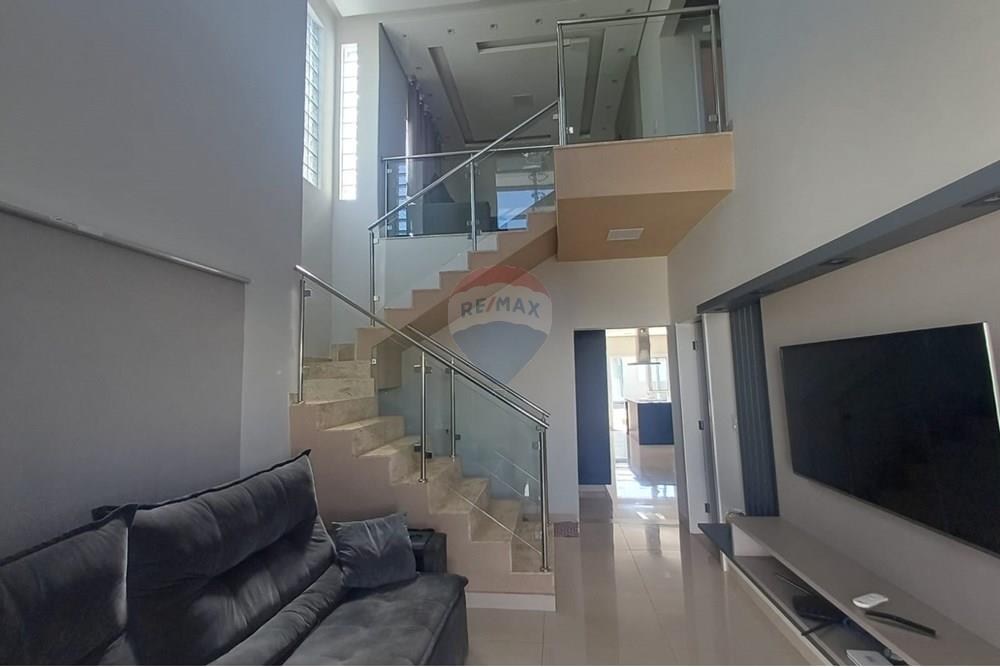 Mieszkaniowa - Dom kilkupoziomowy - Araguari , Minas Gerais - BR - WhatsApp Image 2025-08-04 at 09.48.41 (2).jpeg - 870441024-10