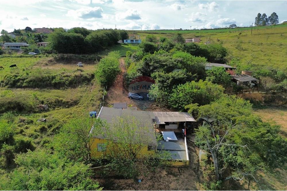 Rezidential - Ferma - Araxá , Minas Gerais - BR - 01.jpg - 870431045-46