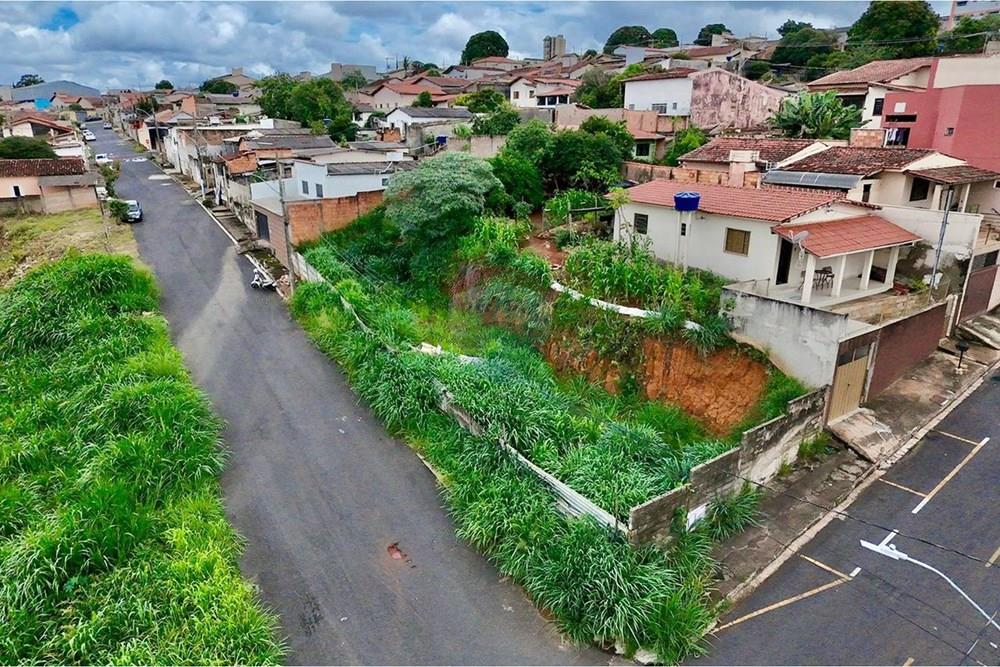 Terreno - Venda - Araxá , Minas Gerais - MARINA 4.jpeg - Quintal - 870431031-70