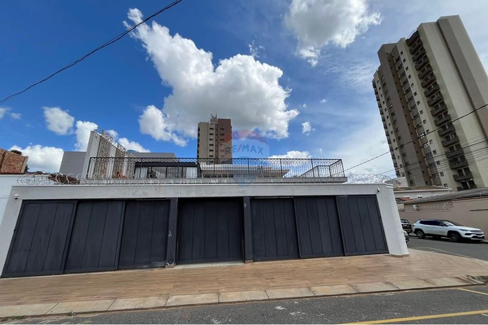 Casa - Venda - Araxá , Minas Gerais - Neila da Silva Izaias Mascarenhas foto fachada lateral.jpg - 870431004-89