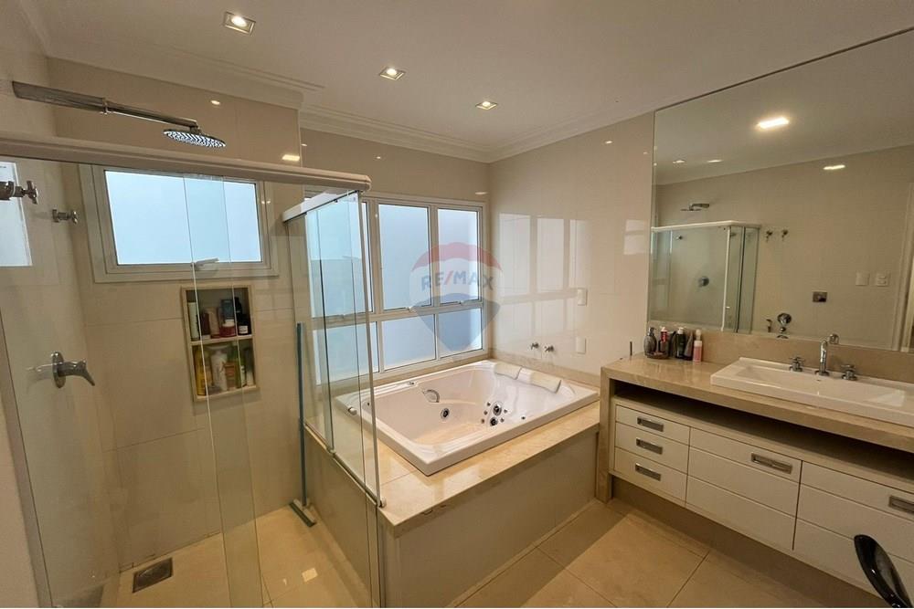 Casa - Venda - Araxá , Minas Gerais - Neila da Silva Izaias Mascarenhas foto banheiro   suíte master com jacuzzi.jpg - 870431004-89