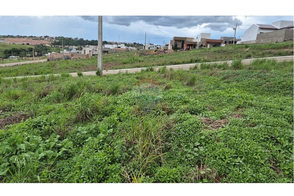 Terreno - Venda - Araxá , Minas Gerais - RODRIGO 6.jpeg - Quintal - 870431054-9