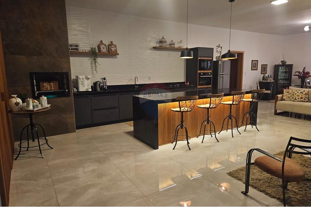 Residential - بيت مستقل - Araxá , Minas Gerais - BR - MONICA 3.jpeg - 870431058-2