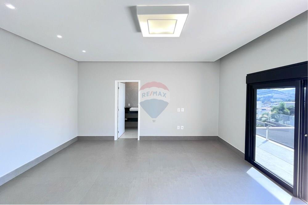 Casa - Venda - Capitólio , Minas Gerais - Imagem do WhatsApp de 2025-10-06 à(s) 11.49.12_d7986efd.jpg - 870731003-20