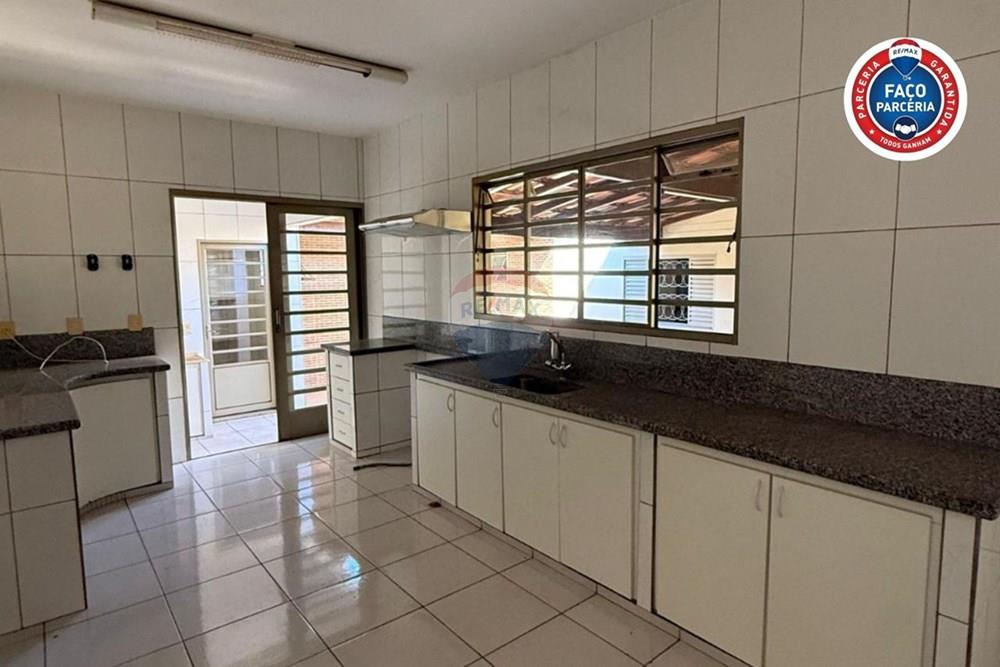 Casa - Alugar - Patos de Minas , Minas Gerais - WhatsApp Image 2026-01-09 at 16.09.45 (16).jpeg - 870631047-6