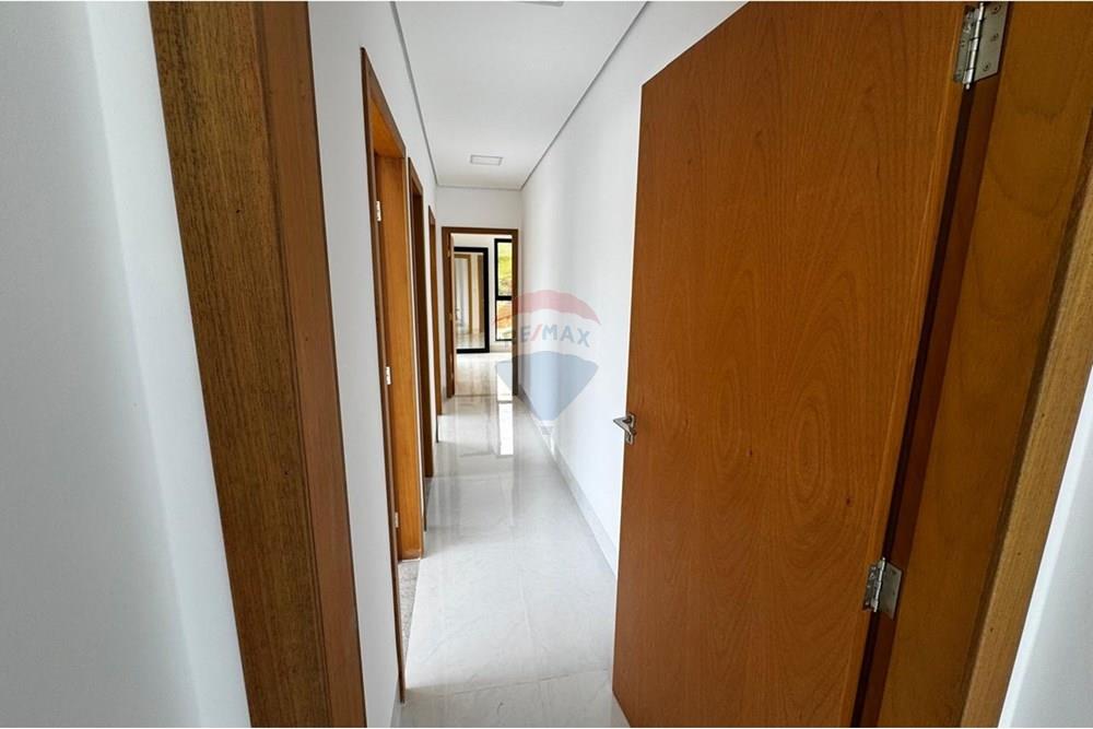 Apartamento - Venda - Governador Valadares , Minas Gerais - Corredor dos quartos.jpeg - 870671006-38