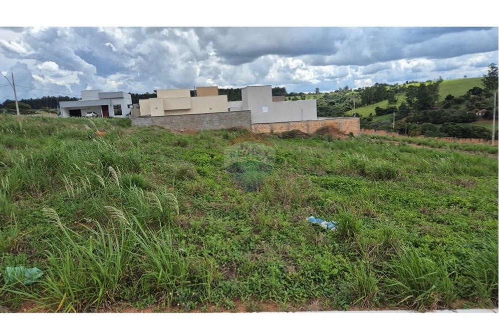 Terreno - Venda - Araxá , Minas Gerais - RODRIGO 1.jpeg - Quintal - 870431054-9