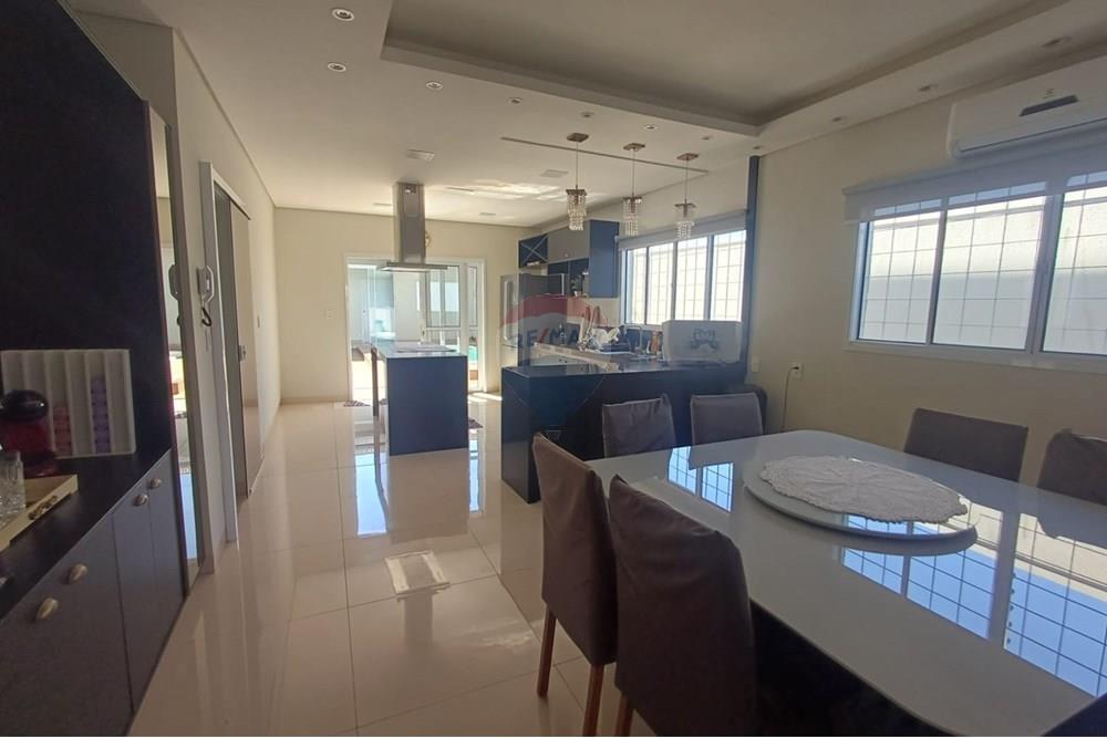 Mieszkaniowa - Dom kilkupoziomowy - Araguari , Minas Gerais - BR - WhatsApp Image 2025-08-04 at 09.49.14 (2).jpeg - 870441024-10