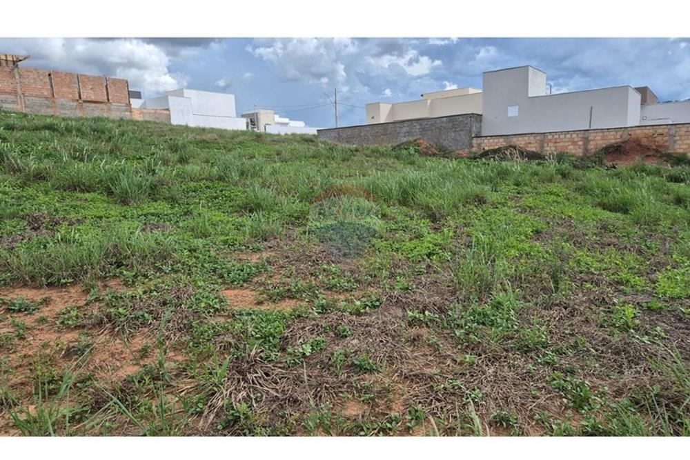 Terreno - Venda - Araxá , Minas Gerais - RODRIGO 12.jpeg - Quintal - 870431054-9