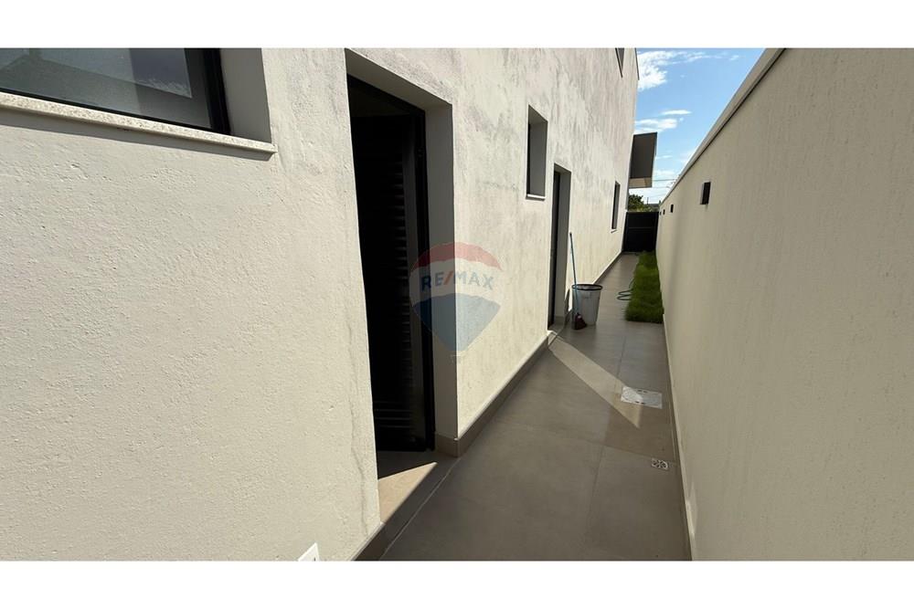 Casa de Condomínio - Venda - Caratinga , Minas Gerais - WhatsApp Image 2025-12-03 at 09.50.26 (1).jpeg - Corredor - 870711005-17