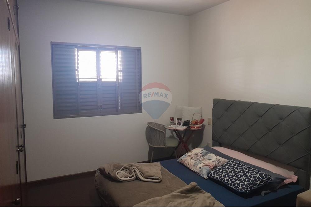 Sobrado - Venda - Araxá , Minas Gerais - 20250620_143550.jpg - Quarto de família - 870431006-46