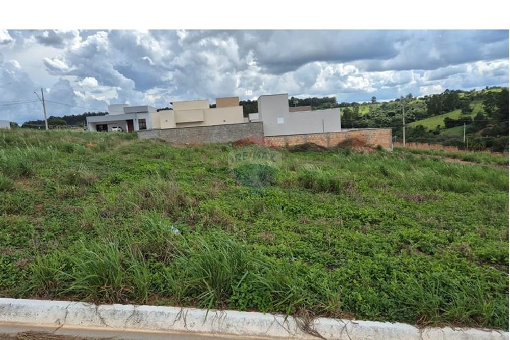 Terreno - Venda - Araxá , Minas Gerais - RODRIGO 2.jpeg - Quintal - 870431054-9