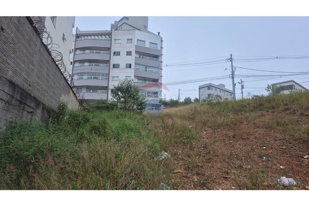 Terreno - Venda - Poços de Caldas , Minas Gerais - Vista dos fundos, próximo ao prédio para rua Comandante Osvaldo.jpeg - 870361003-14