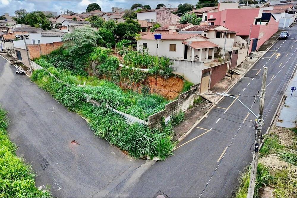 Terreno - Venda - Araxá , Minas Gerais - MARINA 2.jpeg - Quintal - 870431031-70