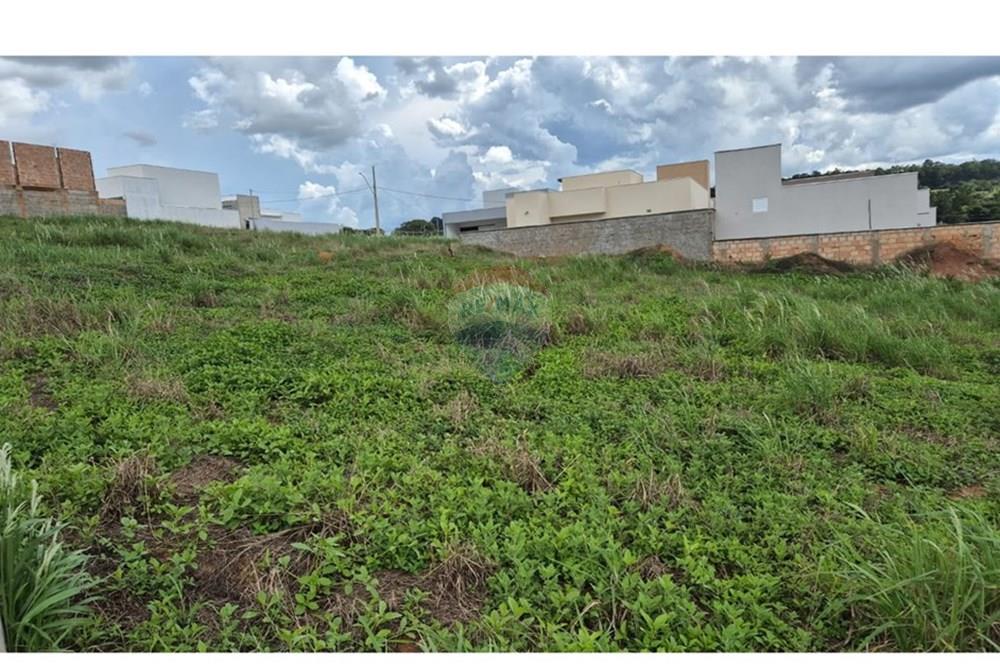 Terreno - Venda - Araxá , Minas Gerais - RODRIGO 3.jpeg - Quintal - 870431054-9