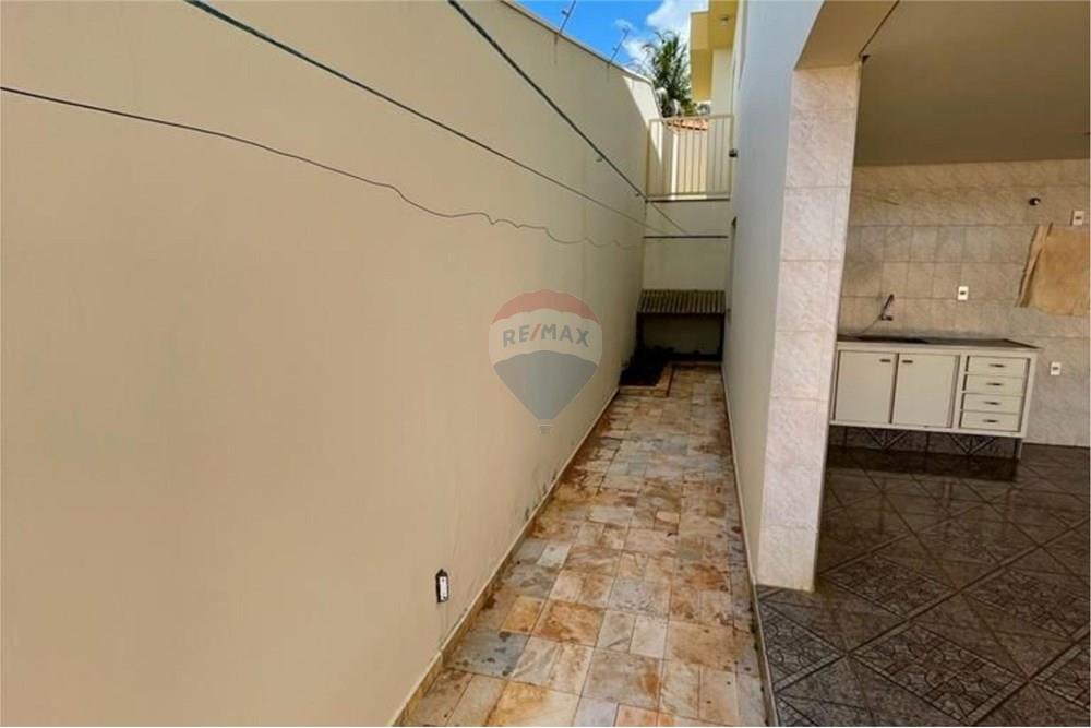 Casa - Venda - Passos , Minas Gerais - Imagem do WhatsApp de 2025-09-19 à(s) 18.12.40_b5fb1d82.jpg - 870731003-17